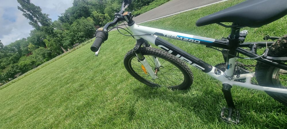 Bicicleta Cube R24