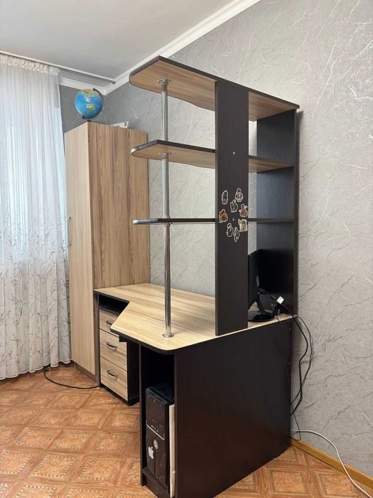 Стол компьютерный