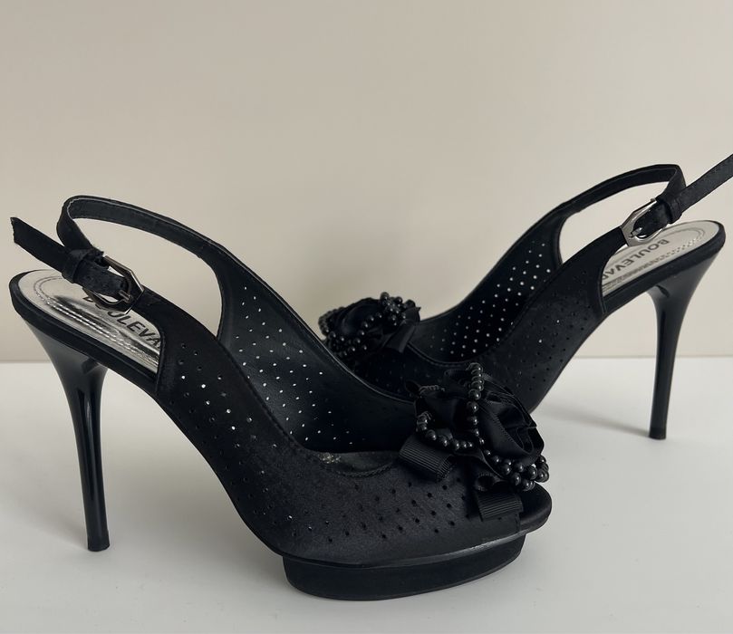 Дамски сандали на ток