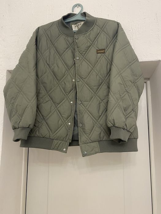 Продам весенюю куртку