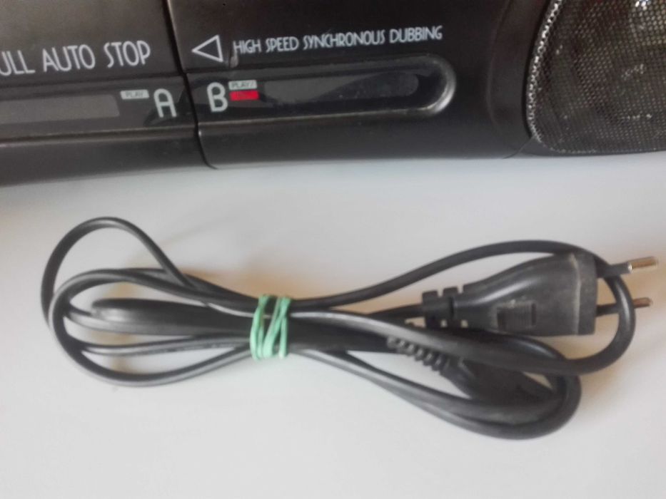 Радиокасетофон SANYO , радио VEF 206 и NORD MENDE U 106 .