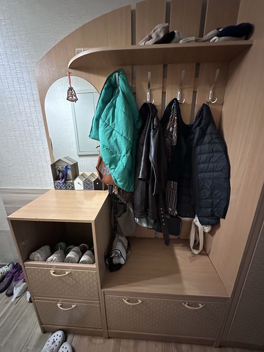 Продам гарнитур в прихожую