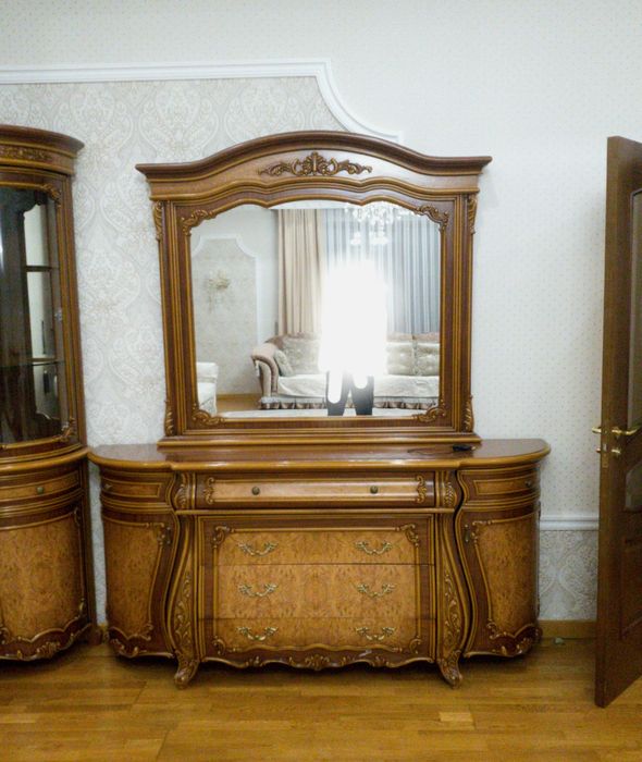 Продам комоды и сервант