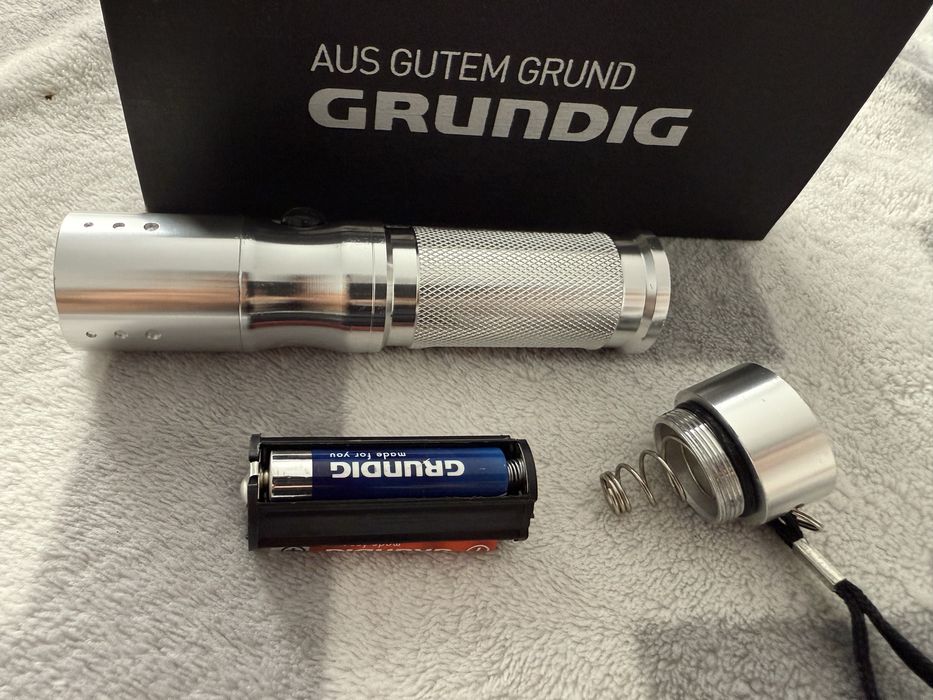 Lanterna Grundig