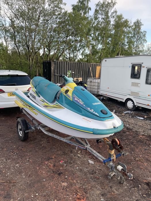 Jet ski yamaha 700 de 3 locuri