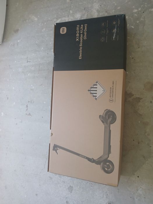 Vând trotineta electrica xiaomi lite 4 gen 2