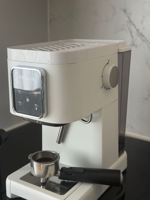 Продавам кафемашина Finlux – отлично състояние!