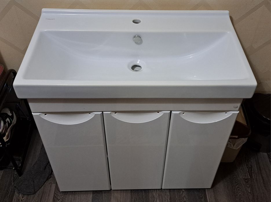 Раквина с тумбой