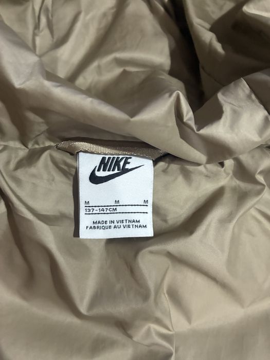 Оригинално,топло якенце NIKE - 137-147 см.