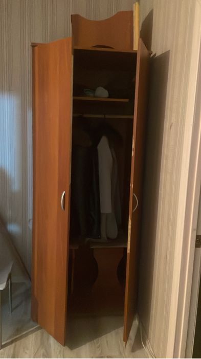 Мебель, два девана и два шкафа