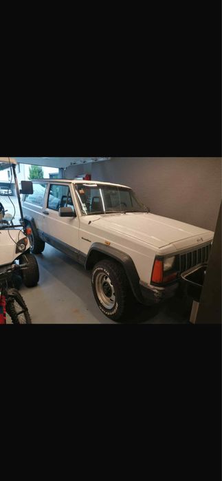 Jeep Cherokee…..