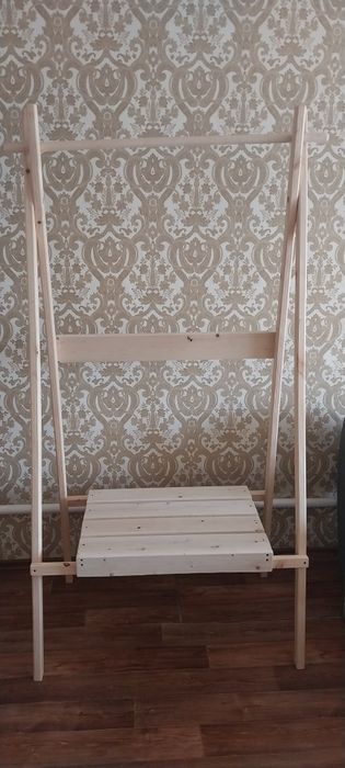 Продам вешалку для одежды