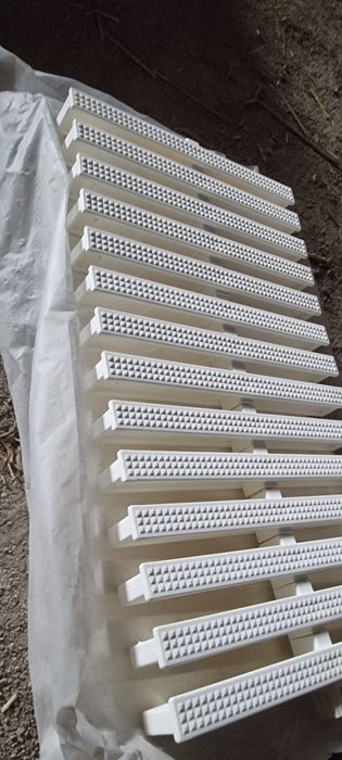 Перелевная решотка для бассейна