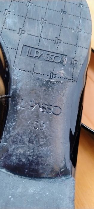 Balerini de lac negri