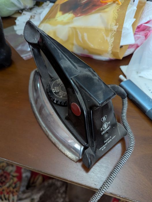 Fier de calcat vechi