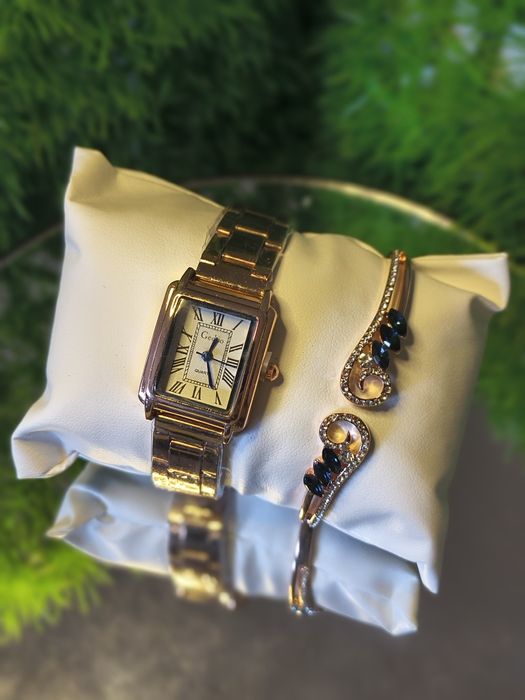 Стилен комплект:Дамски часовник + Гривна – Перфектен подарък!