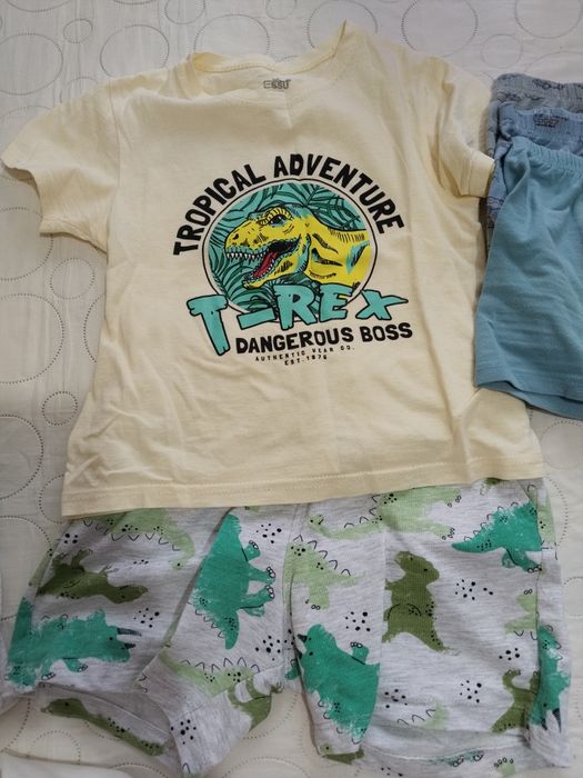 Продам пакет вещей на мальчика 3-5 лет