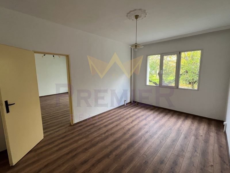 Продава се Тристаен апартамент в Пловдив, Кючук Париж - 87 кв.м за 1009 €/кв.м - Снимка #4