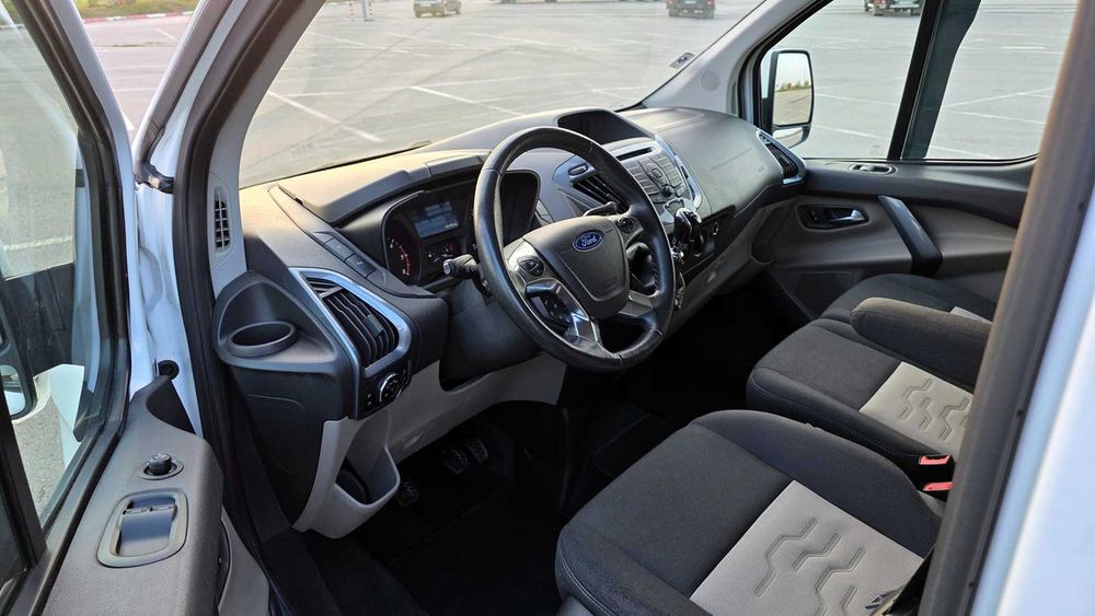 Ford Tourneo Custom 2,2 TDCI, 155 CP, 9 Locuri, 2016, Model lung