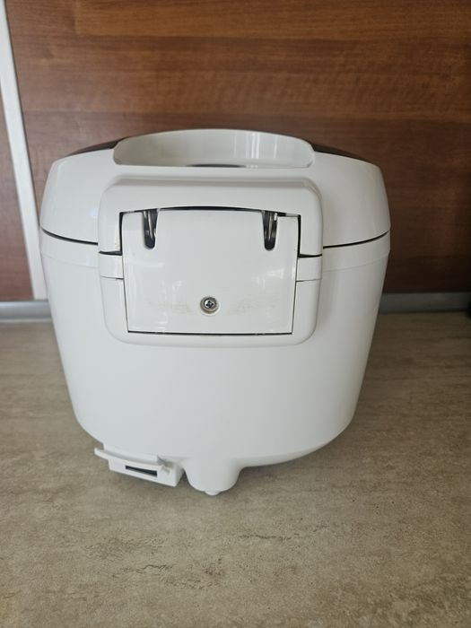 Мултикукър Bosch MUC11W12