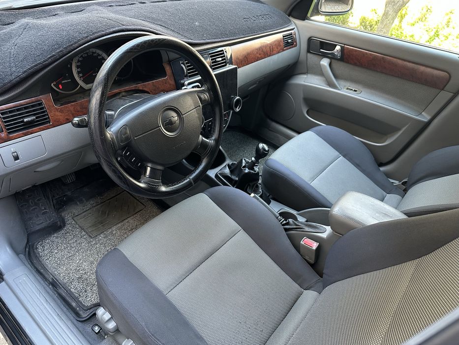 Lasetti 2013 1.8L mexanika Qora rangda srochna sotiladi