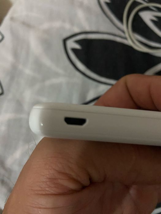 Vand baterii externe noi la cutie