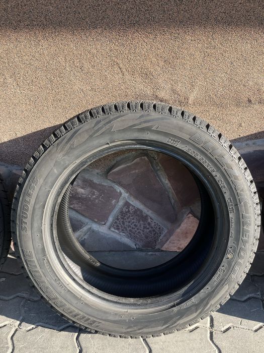 Зимние шины Bridgestone Blizzak Revo