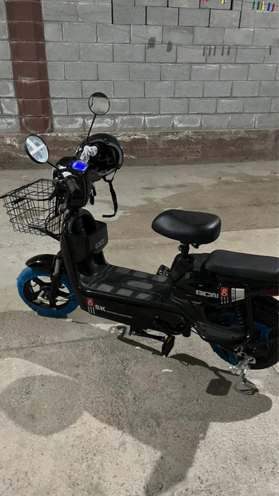 Скутер электрический(мапед)