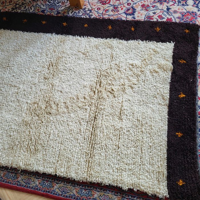 Китеник /губер бял с кантове