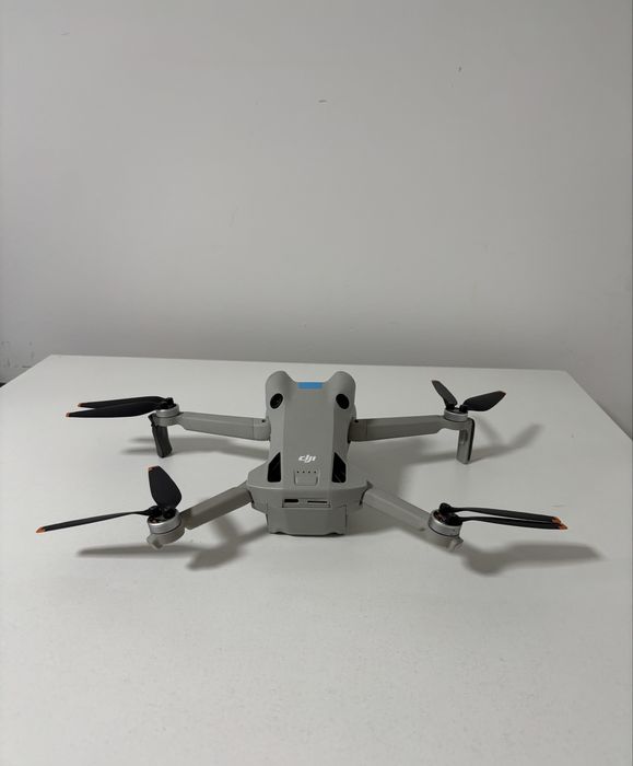 СРОЧНО продам дрон DJI mini 4 pro