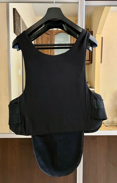 Бронежилетка VestGuard UK, NIJ Level (1) Stab, за скрито носене, против хладно оръжие, произведена във Великобритания