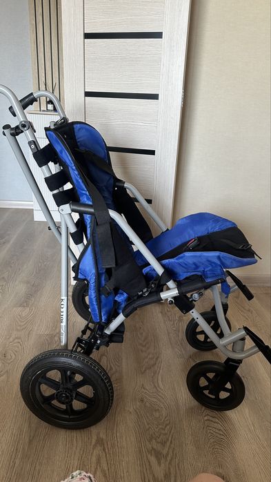 Коляска прогулочная