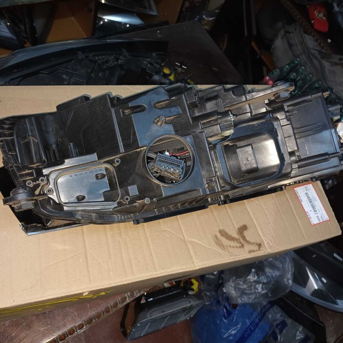 far stanga fata vw touareg trei 761-94108p