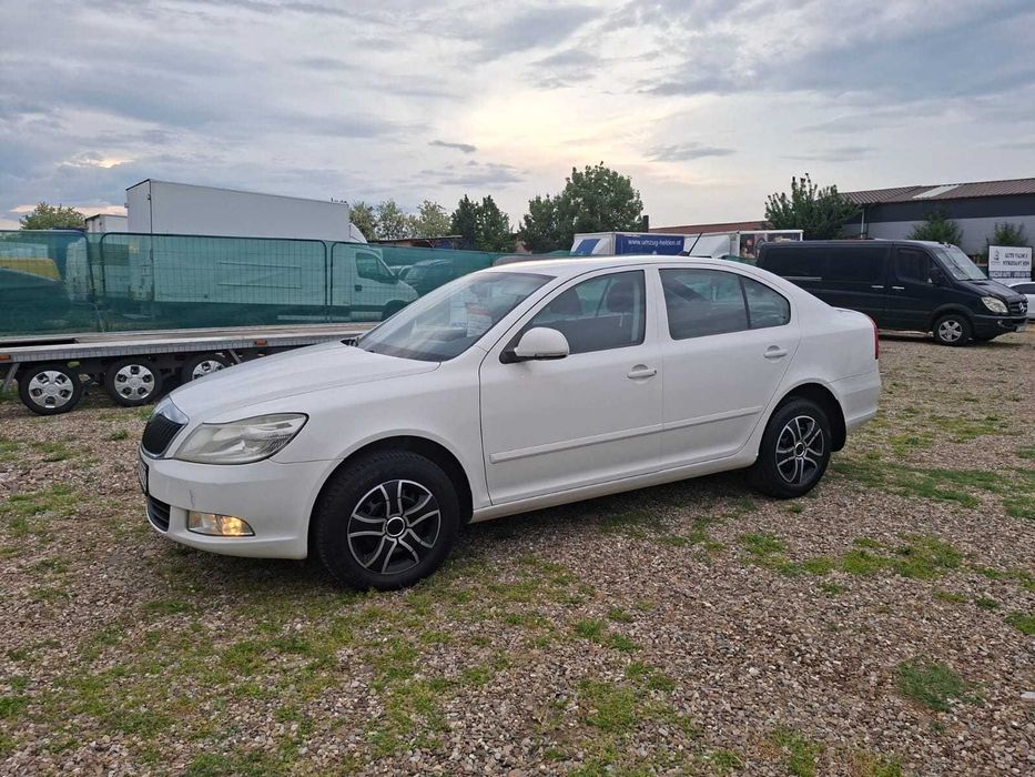 SKODA Octavia 2012 — imagine 4