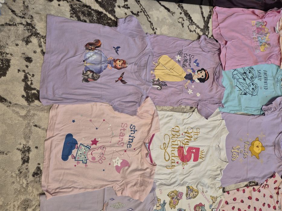 Lot tricouri 4-5ani. Stare foarte buna.