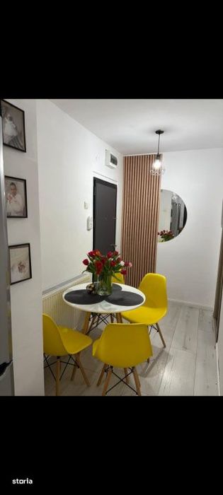 Apartament de 2 camere cu balcon si loc de parcare .