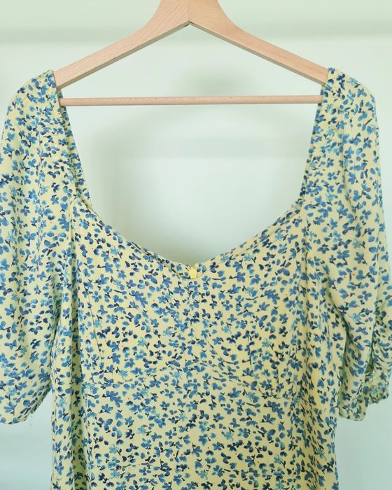 Намалени Рокли в отлично състояние за сезон пролет/есен