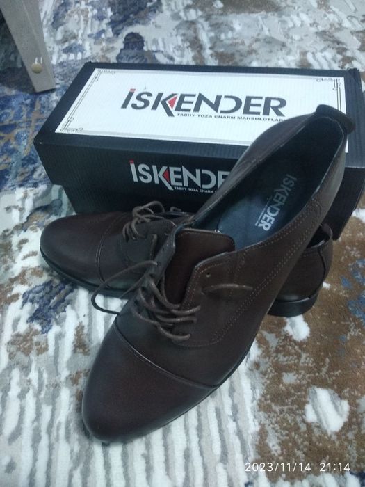 Erkaklar tuflisi zudlik bilan sotiladi.