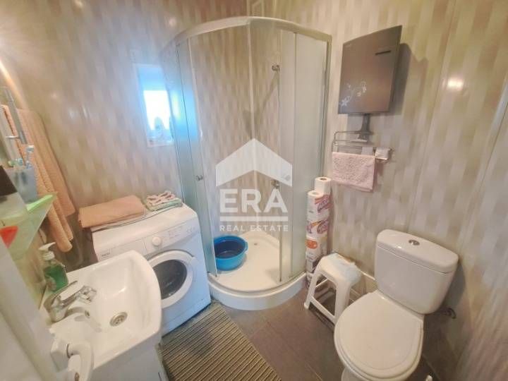 Вашият дом с голям парцел, гараж, лятна кухня и сауна.