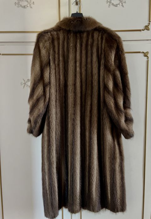 Haină din vizon mărimea L stare impecabilă