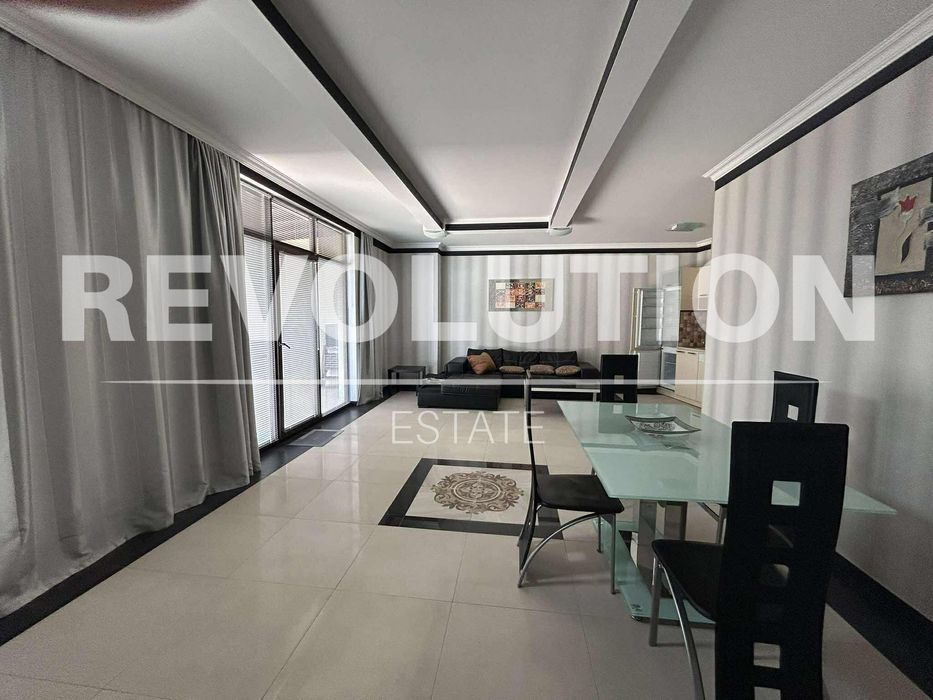 Тристаен апартамент в района на Бриз!