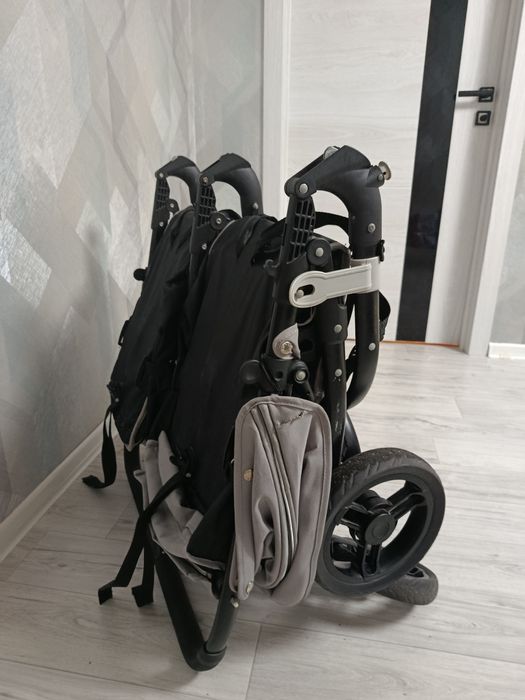 Коляска для двойни