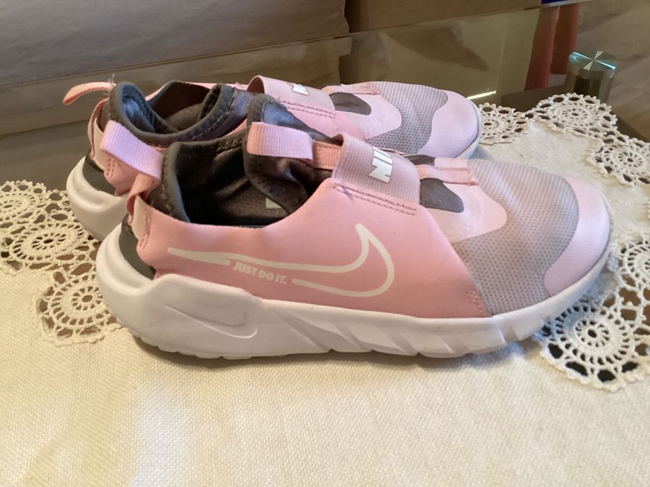 Nike №36 и Skechers №36