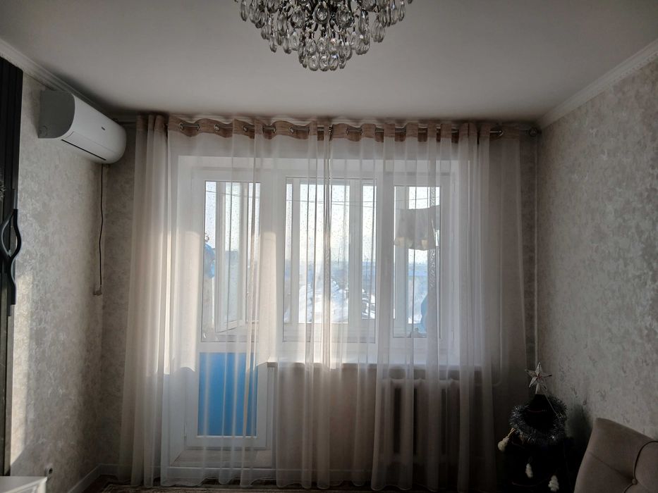 Карниз с тюлью в зал