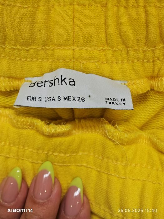 Нови долнища Bershka