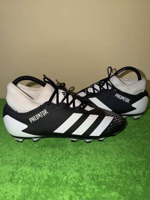 Ghete Fotbal Adidas Predator FG