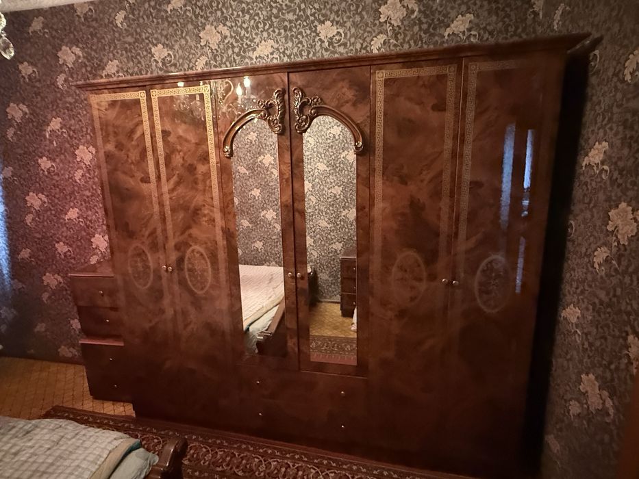 Продам спальню в хорошем состония