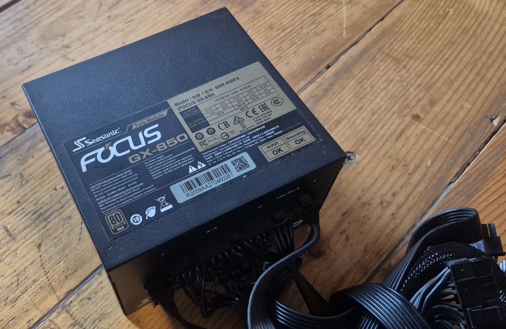 Sursa gaming Seasonic 850W certificare 80 Plus Gold