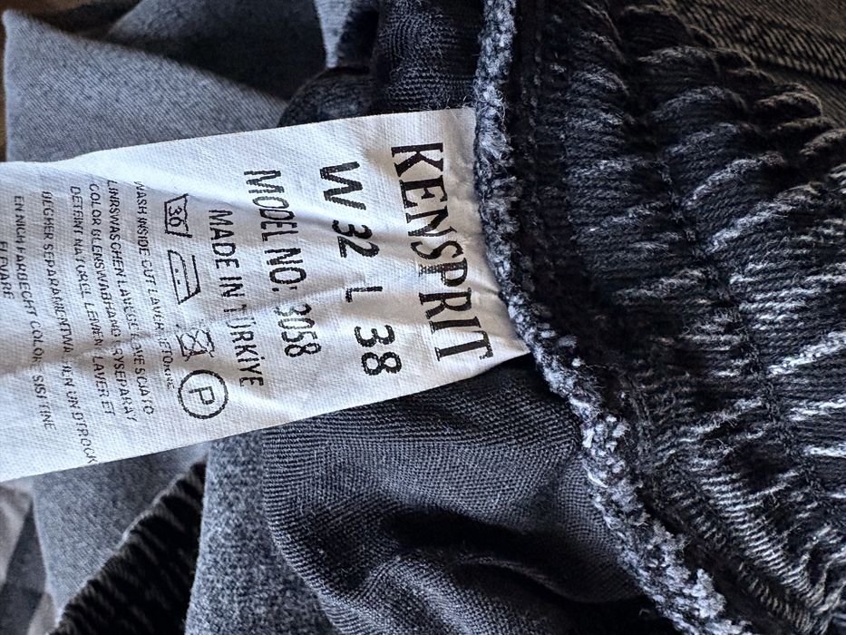 Продам джинсы практиче новые