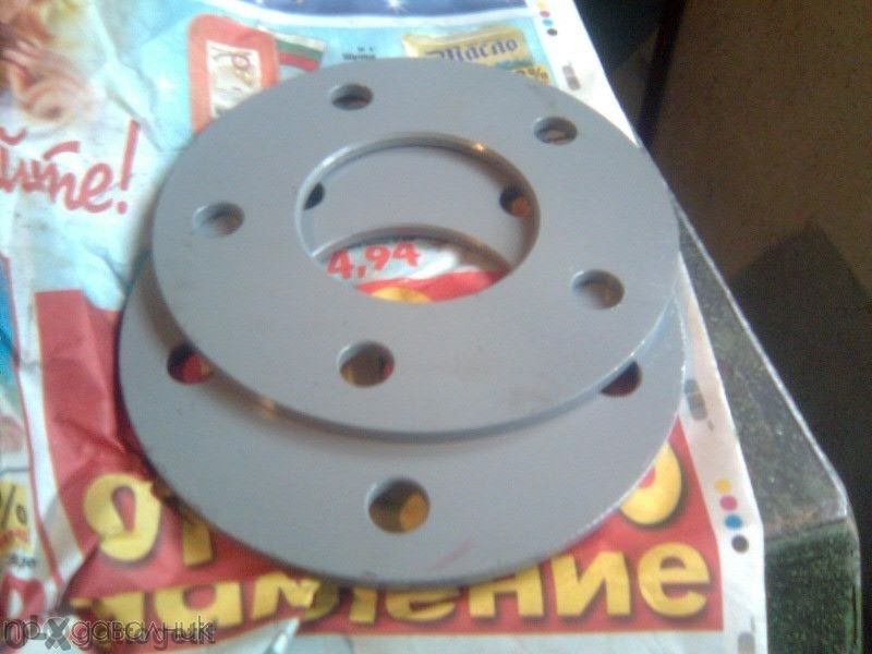 продавам 2 , нови, стоманени фланци за мерцедес,ауди, дебелина 5мм, 5x